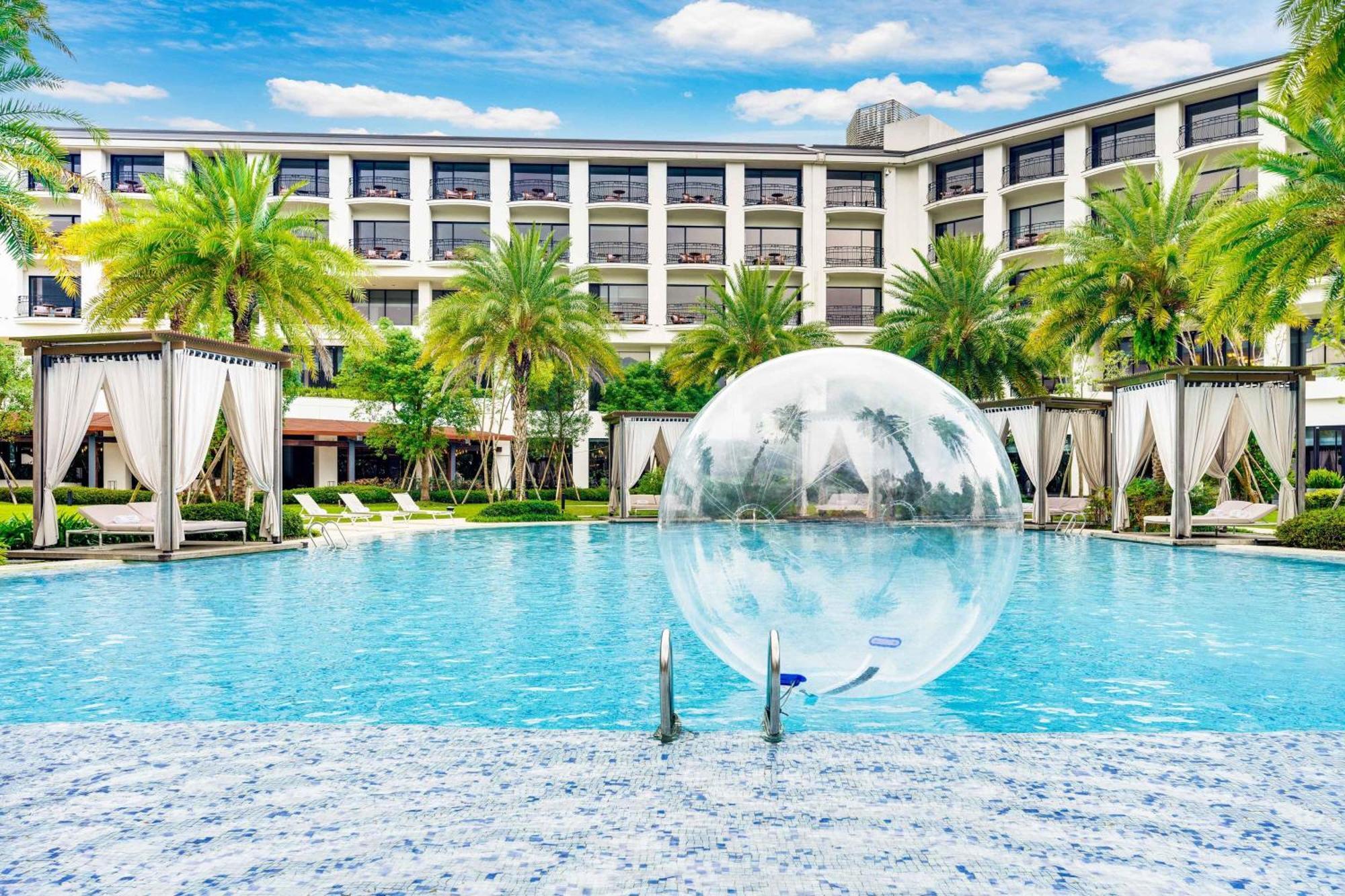 The Westin Tashee Resort, Taoyuan Daxi Esterno foto The pool at the hotel